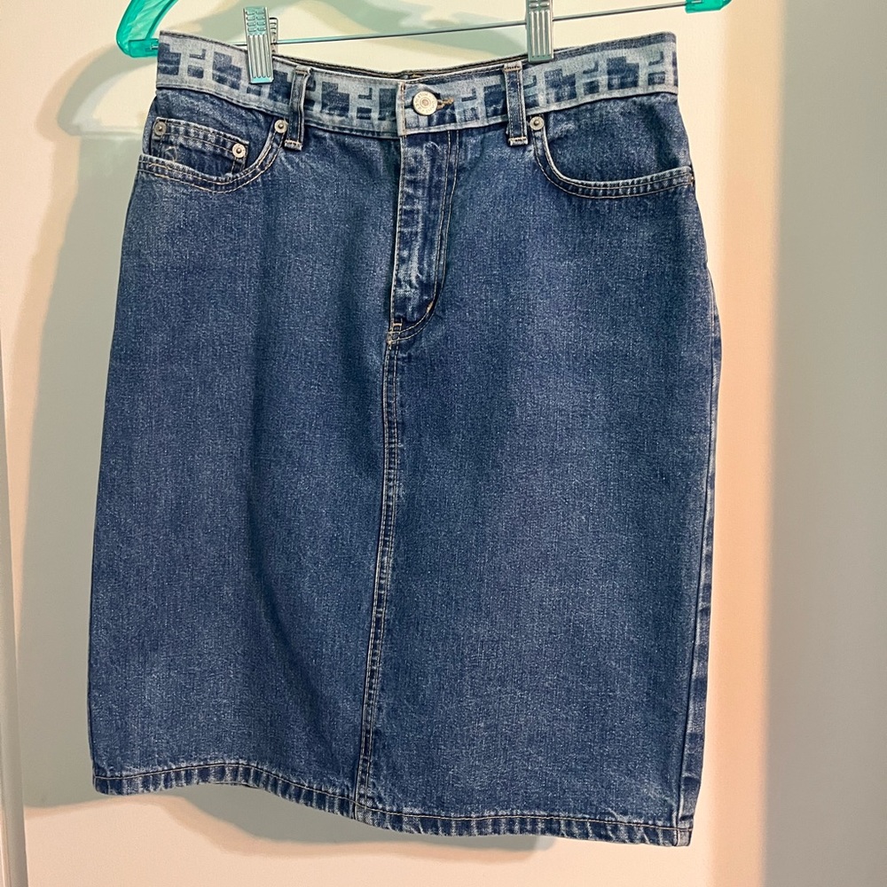 Tommy Hilfiger denim skirt size 4. Great used condition.